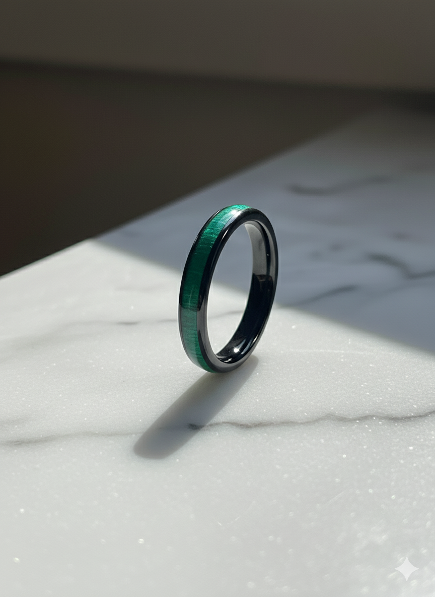 Cemora Ring - Green Emerald
